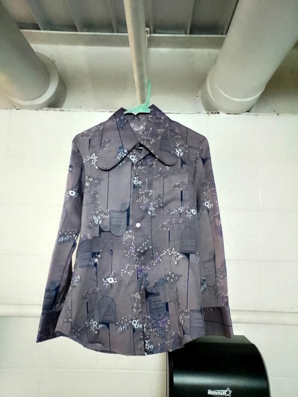 Vintage '70's Floral Button Down Shirt in Gray & Purple Duckbill Collar Like New